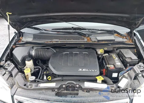 2012 Chrysler Town & Country Touring z USA, uszkodzony, nr VIN 2C4RC1BG2CR326214